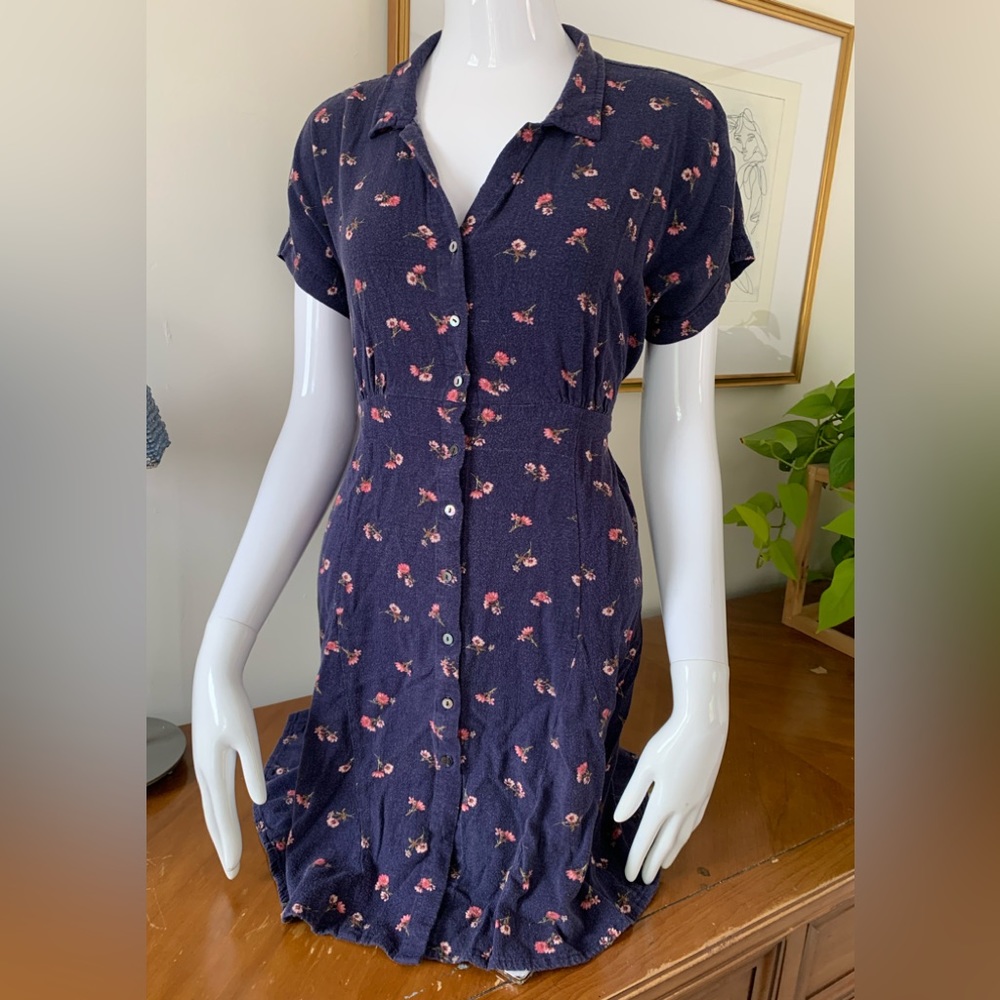 EUC O’Neill Floral Navy Short Sleeve Button Front  Short Dress Small